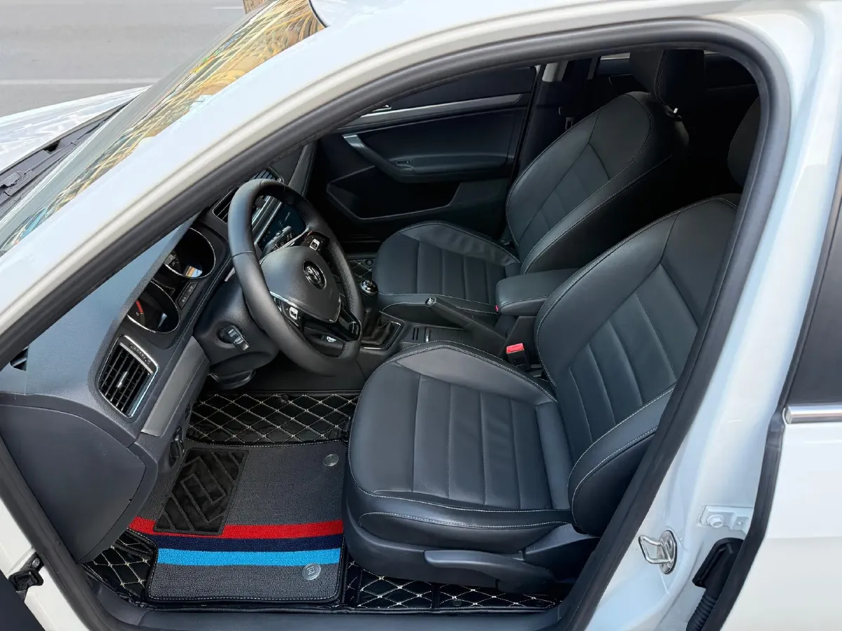 2017 Zotye Damy X7 1.8T 177HP L4 5MT,autocango,china used car exporter,china ev exporter,chinese used car exporter,chinese used ev exporter