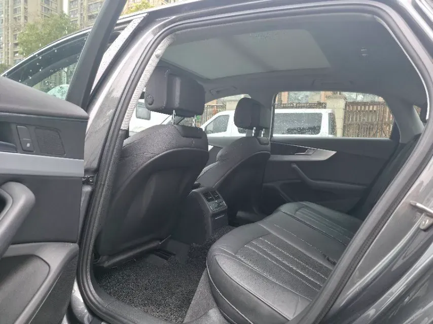 2020 Audi A4L 2.0T 190HP L4 7DCT,autocango,china used car exporter,china ev exporter,chinese used car exporter,chinese used ev exporter