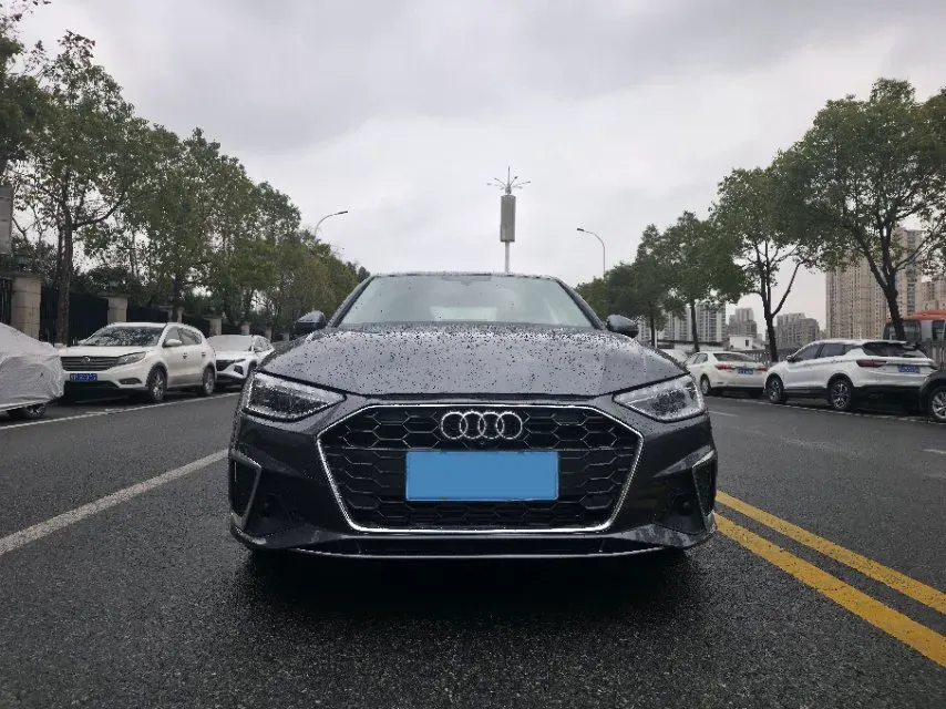 2020 Audi A4L 2.0T 190HP L4 7DCT,autocango,china used car exporter,china ev exporter,chinese used car exporter,chinese used ev exporter