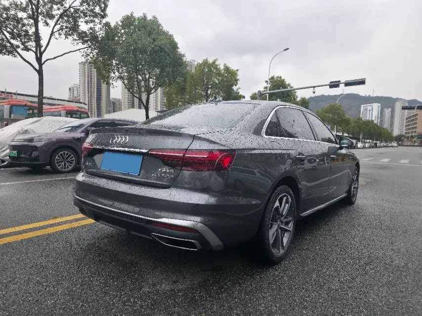 2020 Audi A4L 2.0T 190HP L4 7DCT,autocango,china used car exporter,china ev exporter,chinese used car exporter,chinese used ev exporter