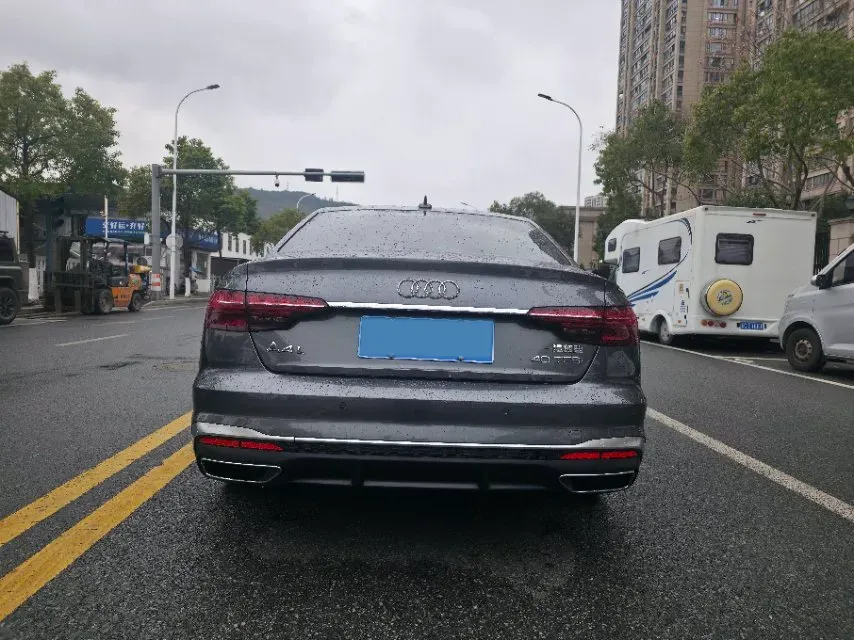 2020 Audi A4L 2.0T 190HP L4 7DCT,autocango,china used car exporter,china ev exporter,chinese used car exporter,chinese used ev exporter