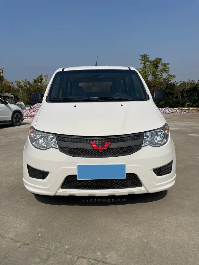 2015 WuLing HongGuang 1.5L 112HP L4 5MT,autocango,china used car exporter,china ev exporter,chinese used car exporter,chinese used ev exporter