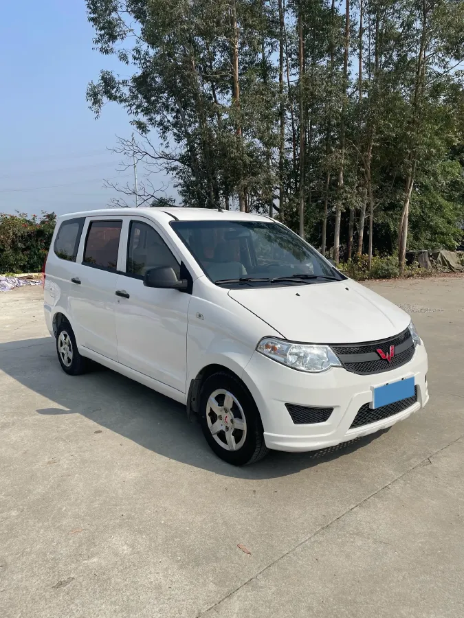 2015 WuLing HongGuang 1.5L 112HP L4 5MT,autocango,china used car exporter,china ev exporter,chinese used car exporter,chinese used ev exporter