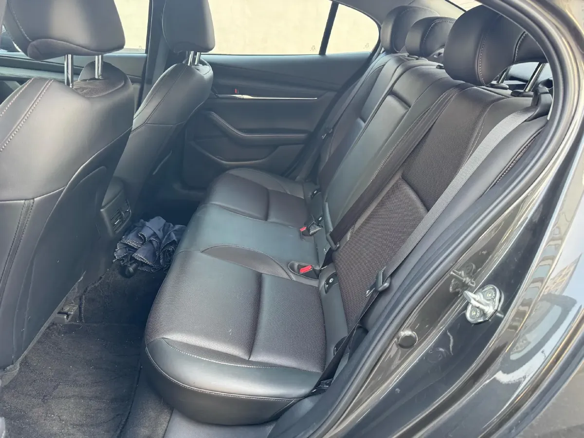 2022 Mazda 3 Axela 2.0L 158HP L4 6AT,autocango,china used car exporter,china ev exporter,chinese used car exporter,chinese used ev exporter