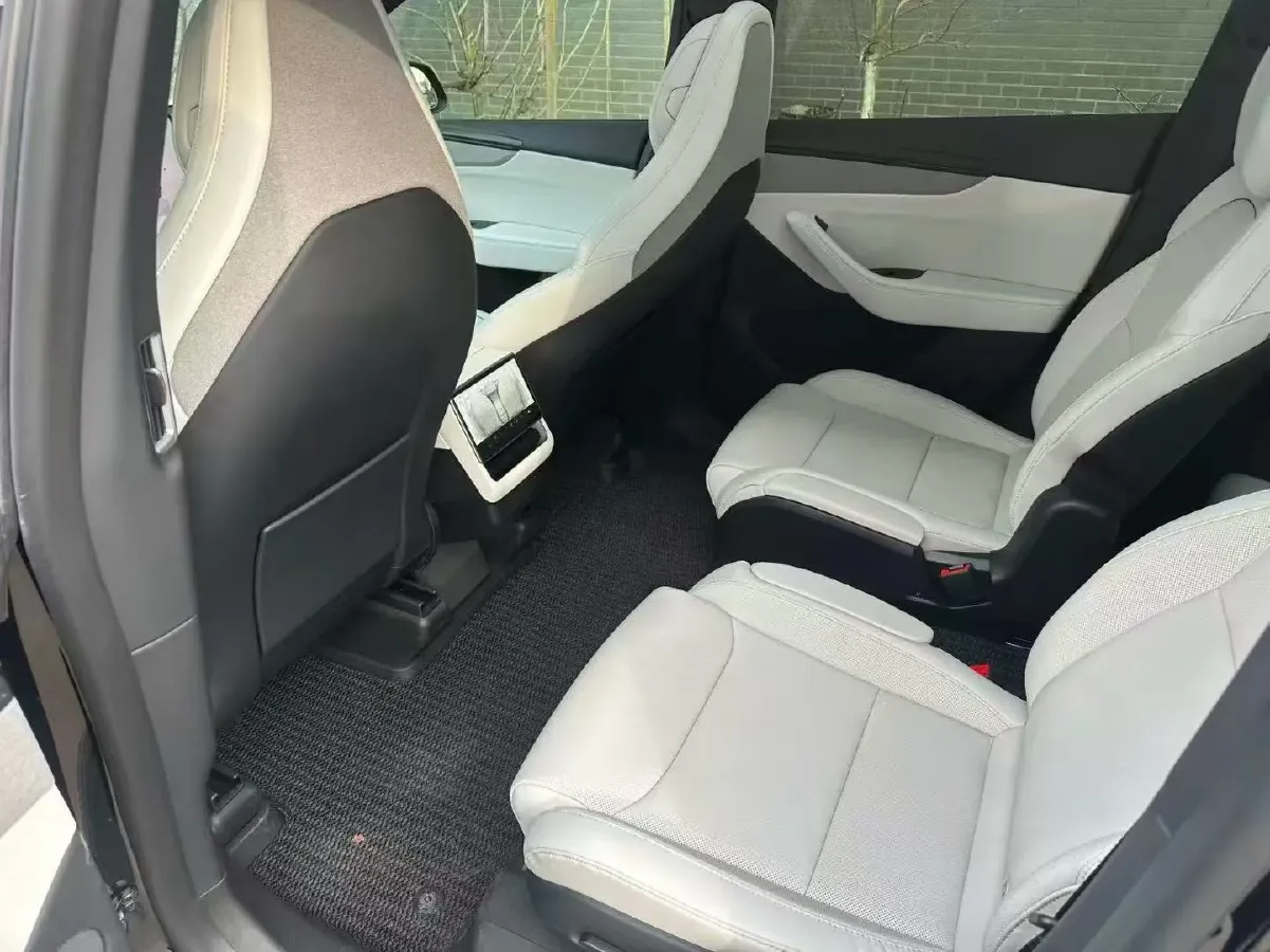 2025 Tesla Model Y L BEV,autocango,china used car exporter,china ev exporter,chinese used car exporter,chinese used ev exporter