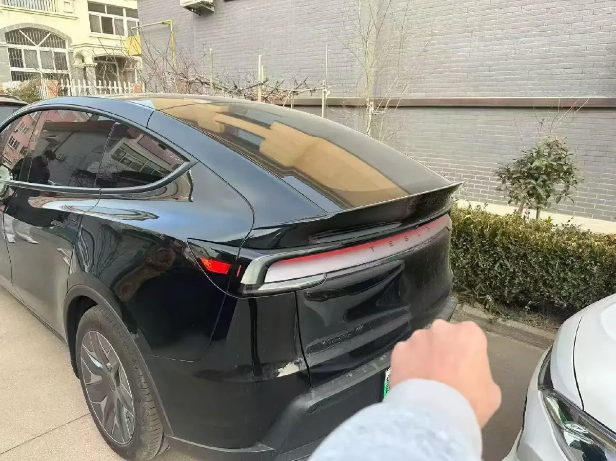 2025 Tesla Model Y L BEV,autocango,china used car exporter,china ev exporter,chinese used car exporter,chinese used ev exporter