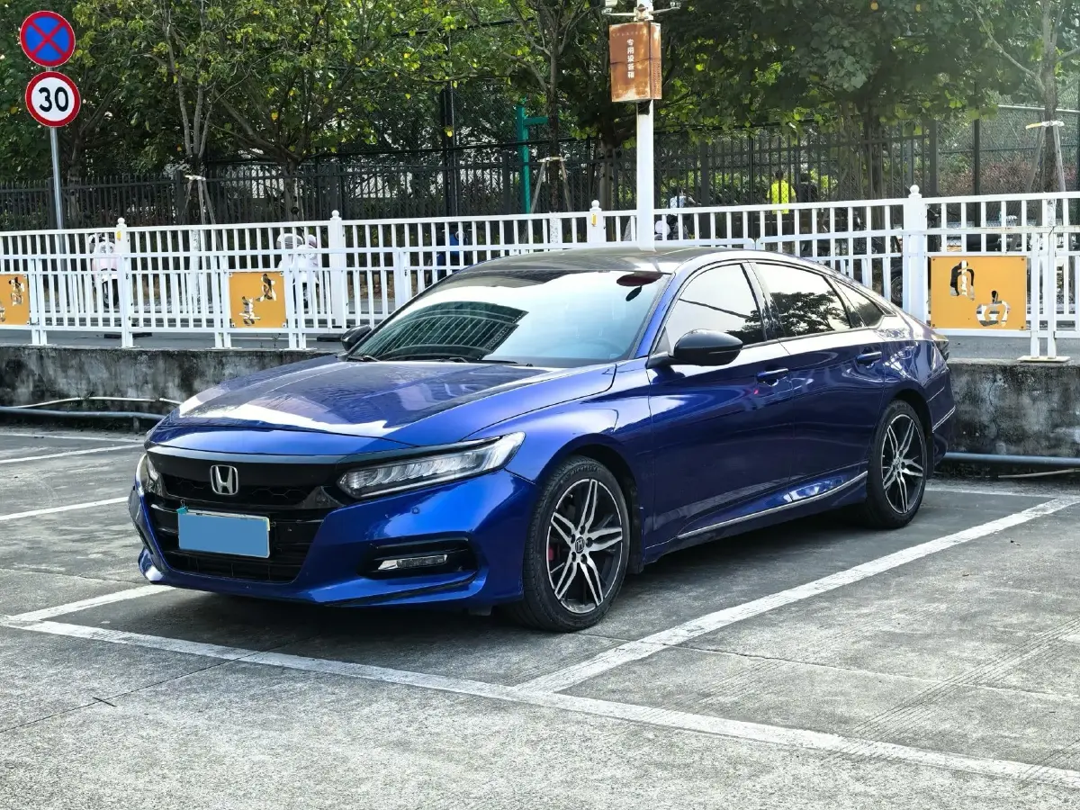 2018 Honda Accord 1.5T 194HP L4 CVT
