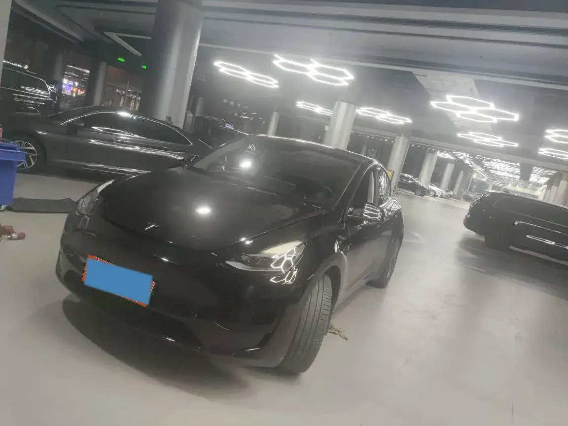 2022 Tesla Model Y BEV 60KWH