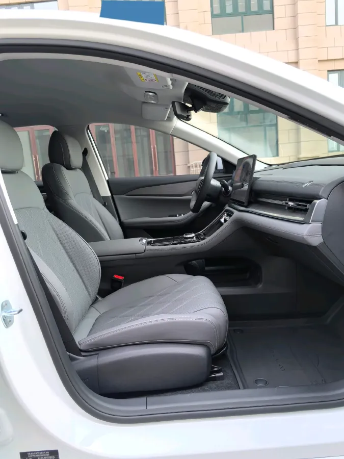 2025 Geely Galaxy A7 1.5L 112HP L4 1DHT PHEV,autocango,china used car exporter,china ev exporter,chinese used car exporter,chinese used ev exporter