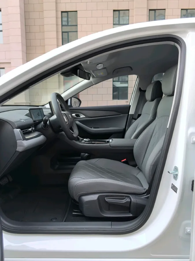 2025 Geely Galaxy A7 1.5L 112HP L4 1DHT PHEV,autocango,china used car exporter,china ev exporter,chinese used car exporter,chinese used ev exporter