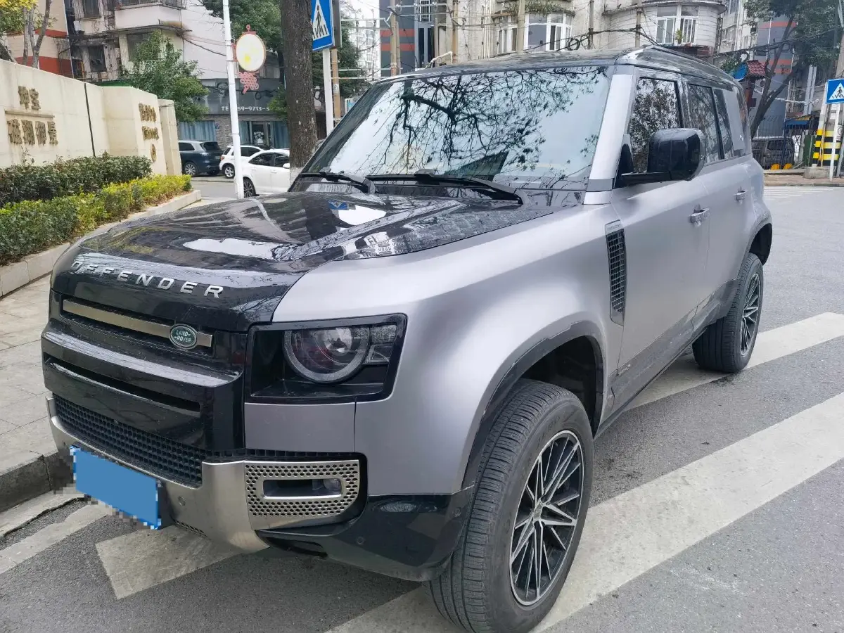 2023 Land Rover Defender 3.0T 400HP L6 8AT