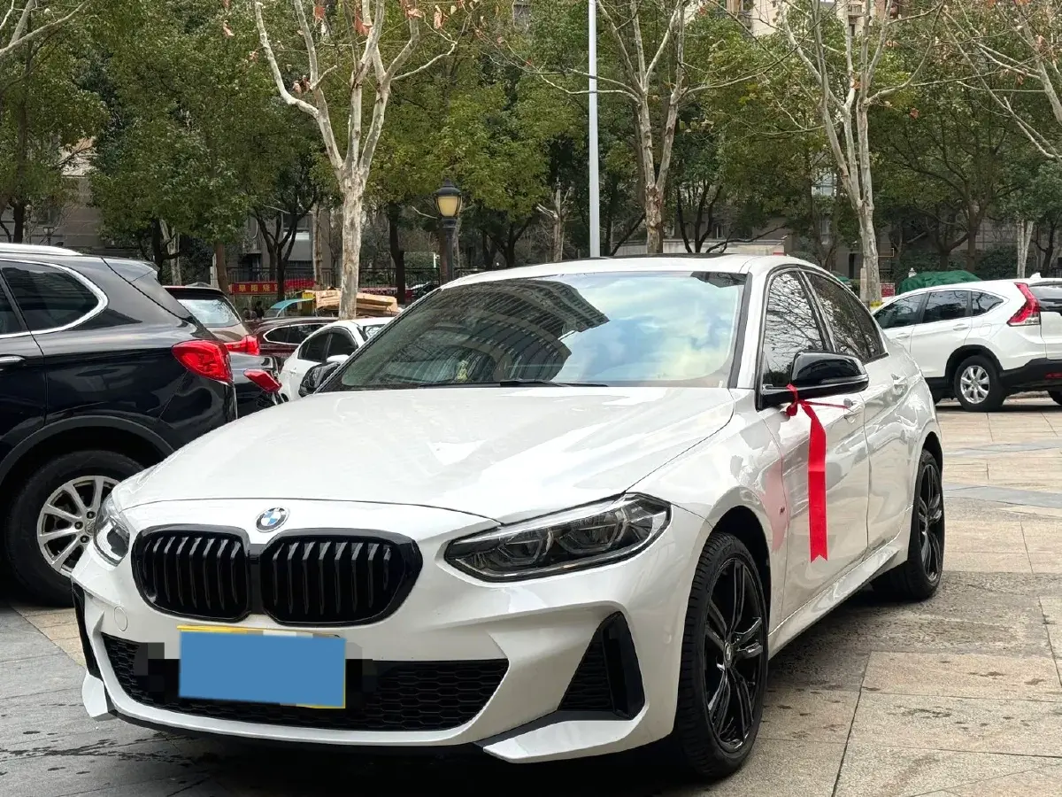 2022 BMW 1 Series 2.0T 192HP L4 7DCT