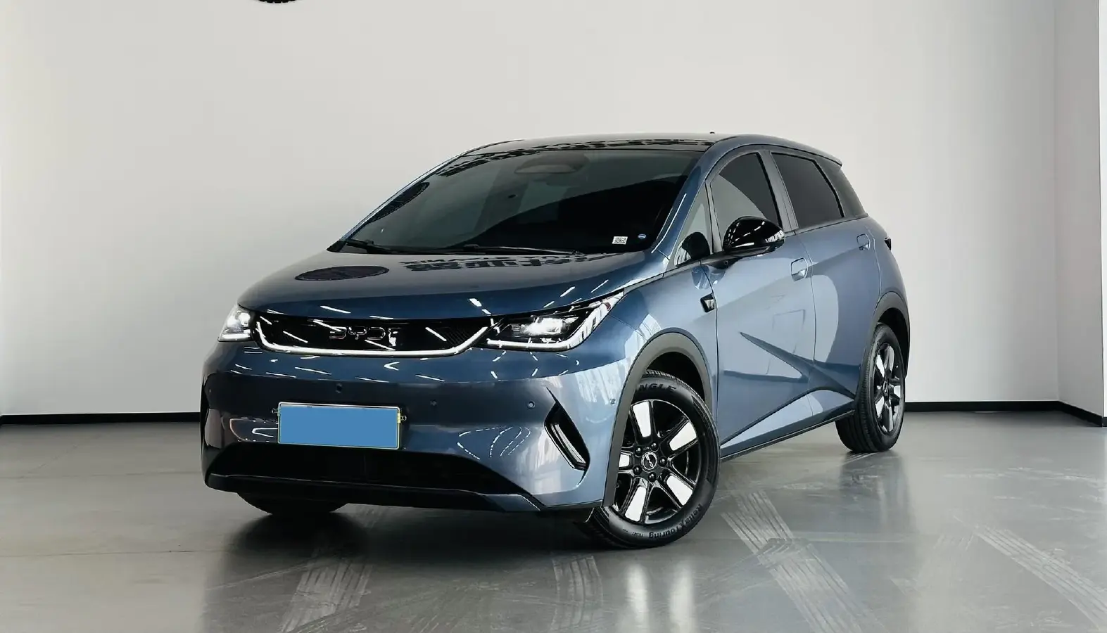 2025 BYD Dolphin BEV 45.12KWH