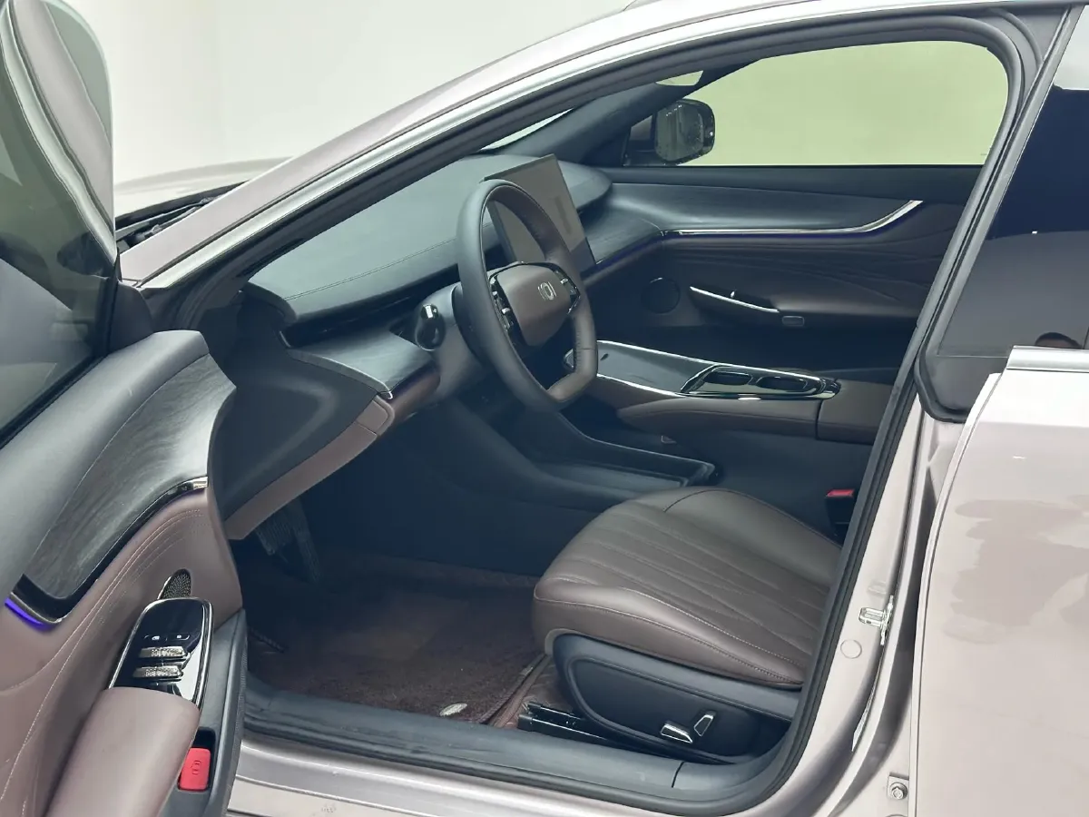 2025 ChangAn QiYuan A07 REEV 98HP REEV 28.4KWH,autocango,china used car exporter,china ev exporter,chinese used car exporter,chinese used ev exporter