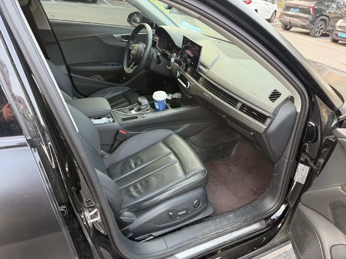 2021 Audi A4 2.0T 252HP L4 7DCT,autocango,china used car exporter,china ev exporter,chinese used car exporter,chinese used ev exporter