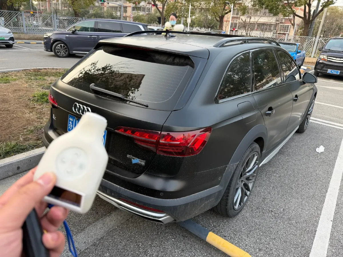 2021 Audi A4 2.0T 252HP L4 7DCT,autocango,china used car exporter,china ev exporter,chinese used car exporter,chinese used ev exporter
