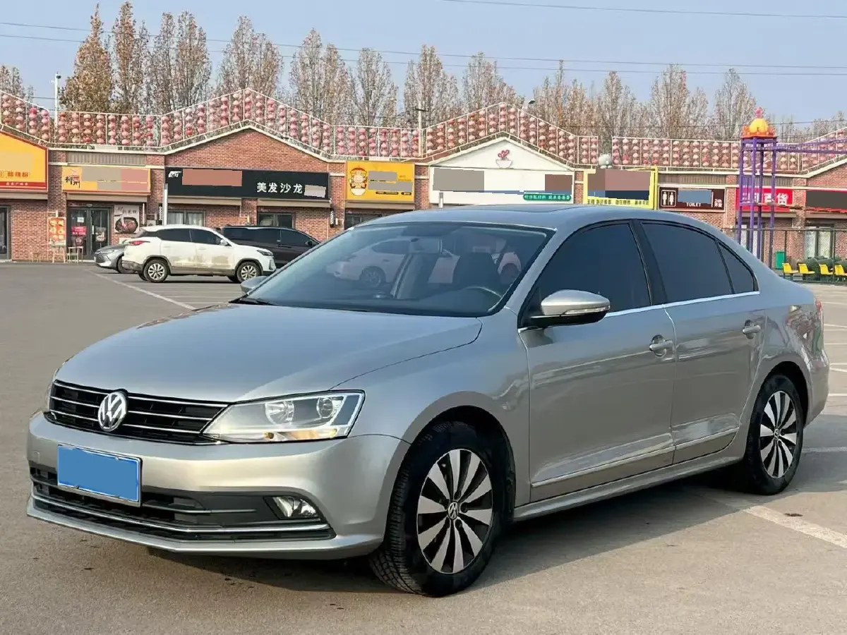 2017 Volkswagen Sagitar 1.4T 150HP L4 7DCT