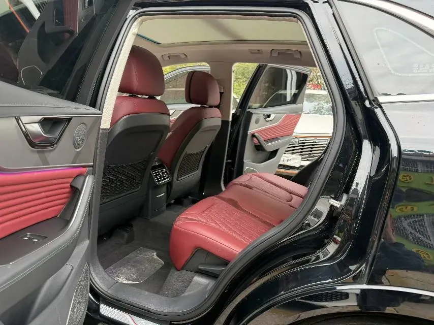 2023 HongQi HS5 2.0T 252HP L4 8AT,autocango,china used car exporter,china ev exporter,chinese used car exporter,chinese used ev exporter