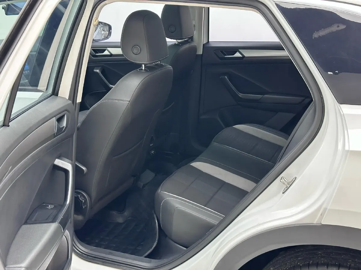 2020 Volkswagen T-Roc 1.4T 150HP L4 7DCT,autocango,china used car exporter,china ev exporter,chinese used car exporter,chinese used ev exporter