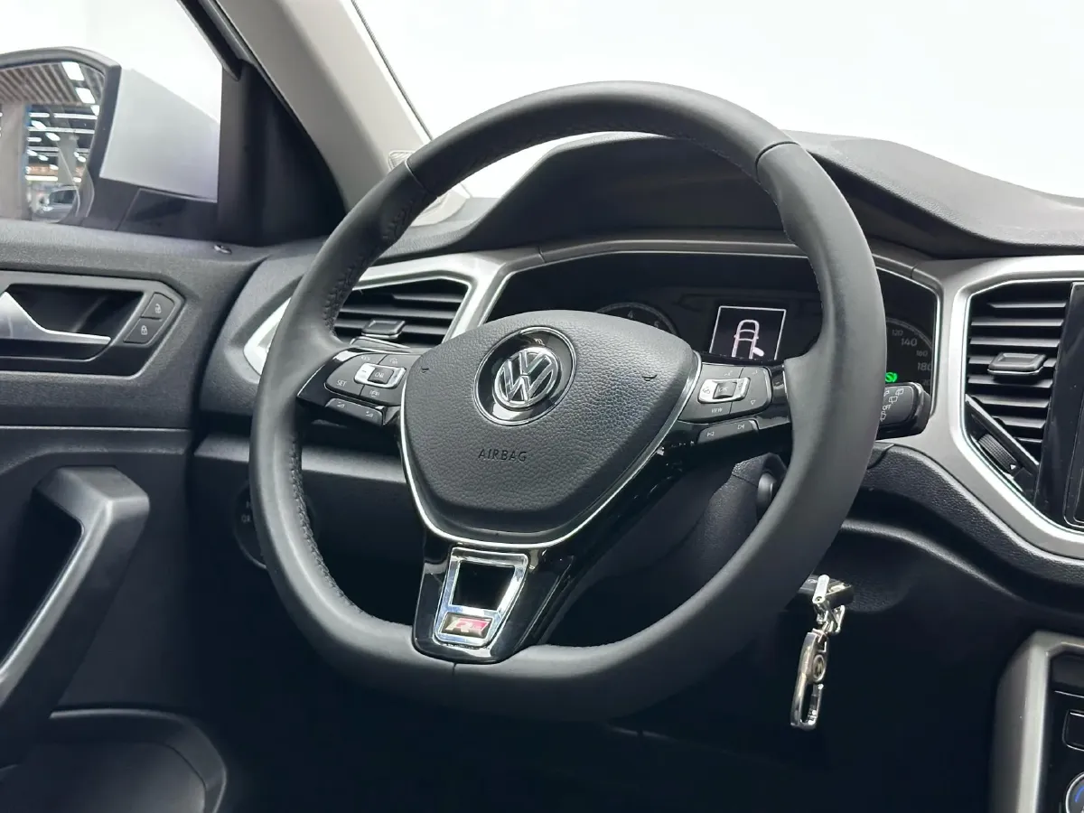 2020 Volkswagen T-Roc 1.4T 150HP L4 7DCT,autocango,china used car exporter,china ev exporter,chinese used car exporter,chinese used ev exporter