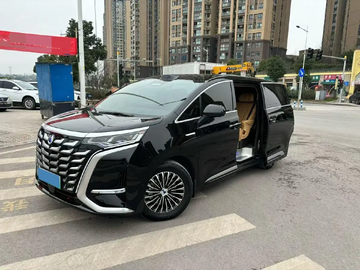 2025 Denza D9 1.5T 156HP L4 E-CVT PHEV 40KWH