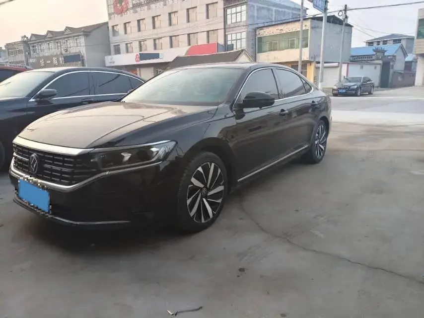 2023 Volkswagen Passat 2.0T 186HP L4 7DCT