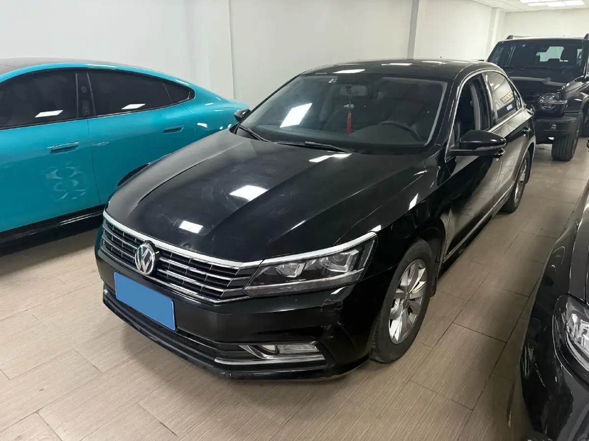 2017 Volkswagen Passat 1.8T 180HP L4 7DCT