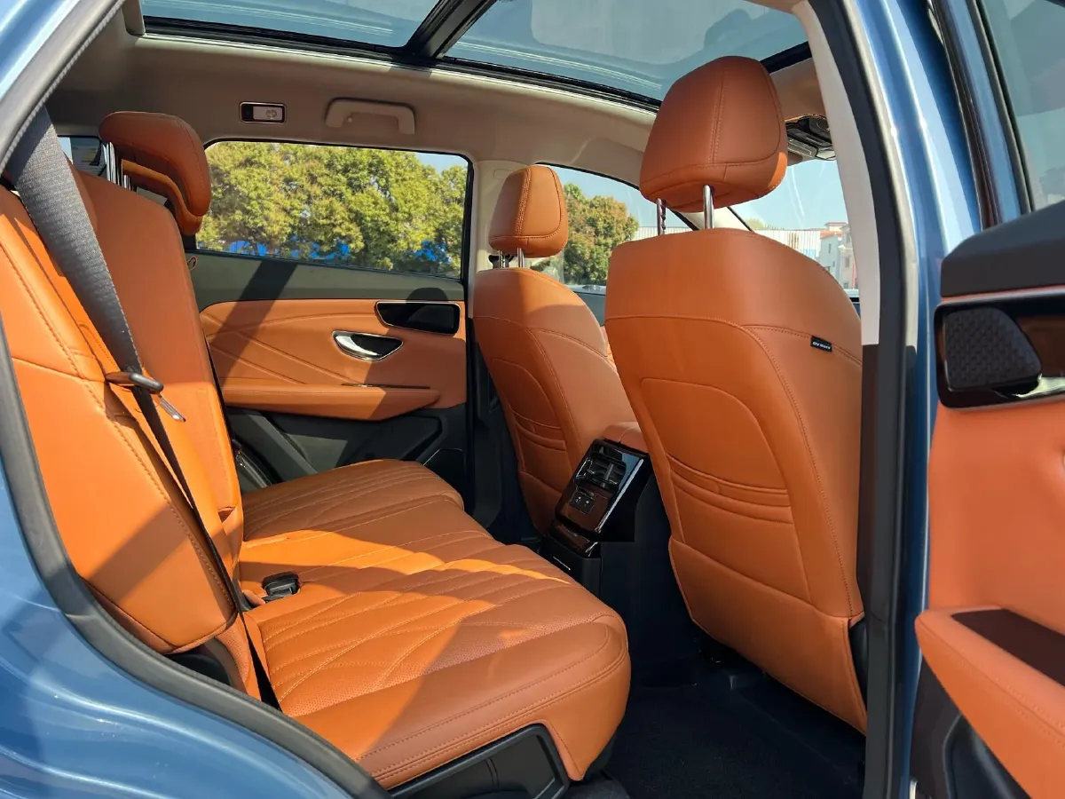 2024 Venucia VX6 BEV 62KWH,autocango,china used car exporter,china ev exporter,chinese used car exporter,chinese used ev exporter