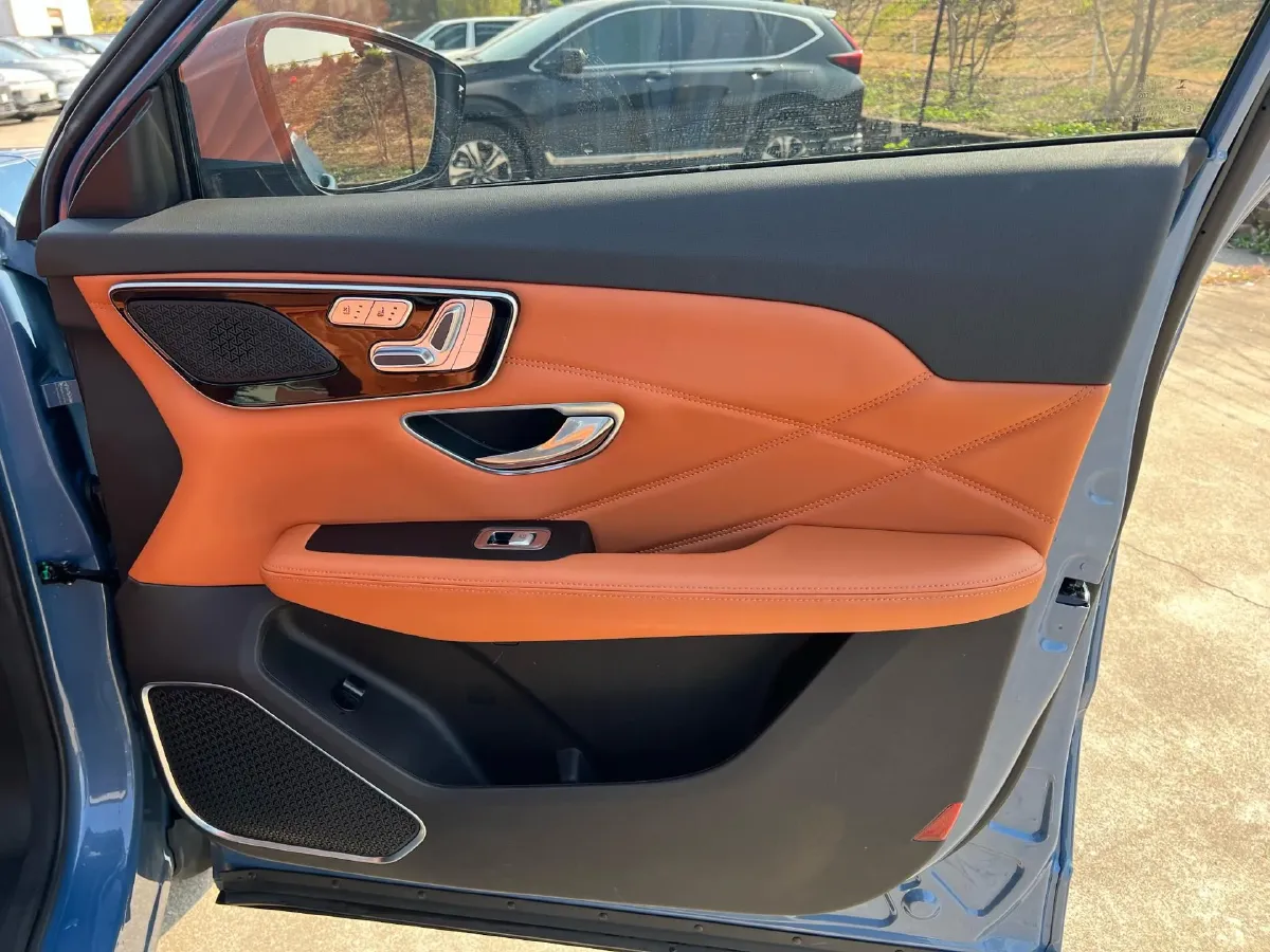 2024 Venucia VX6 BEV 62KWH,autocango,china used car exporter,china ev exporter,chinese used car exporter,chinese used ev exporter