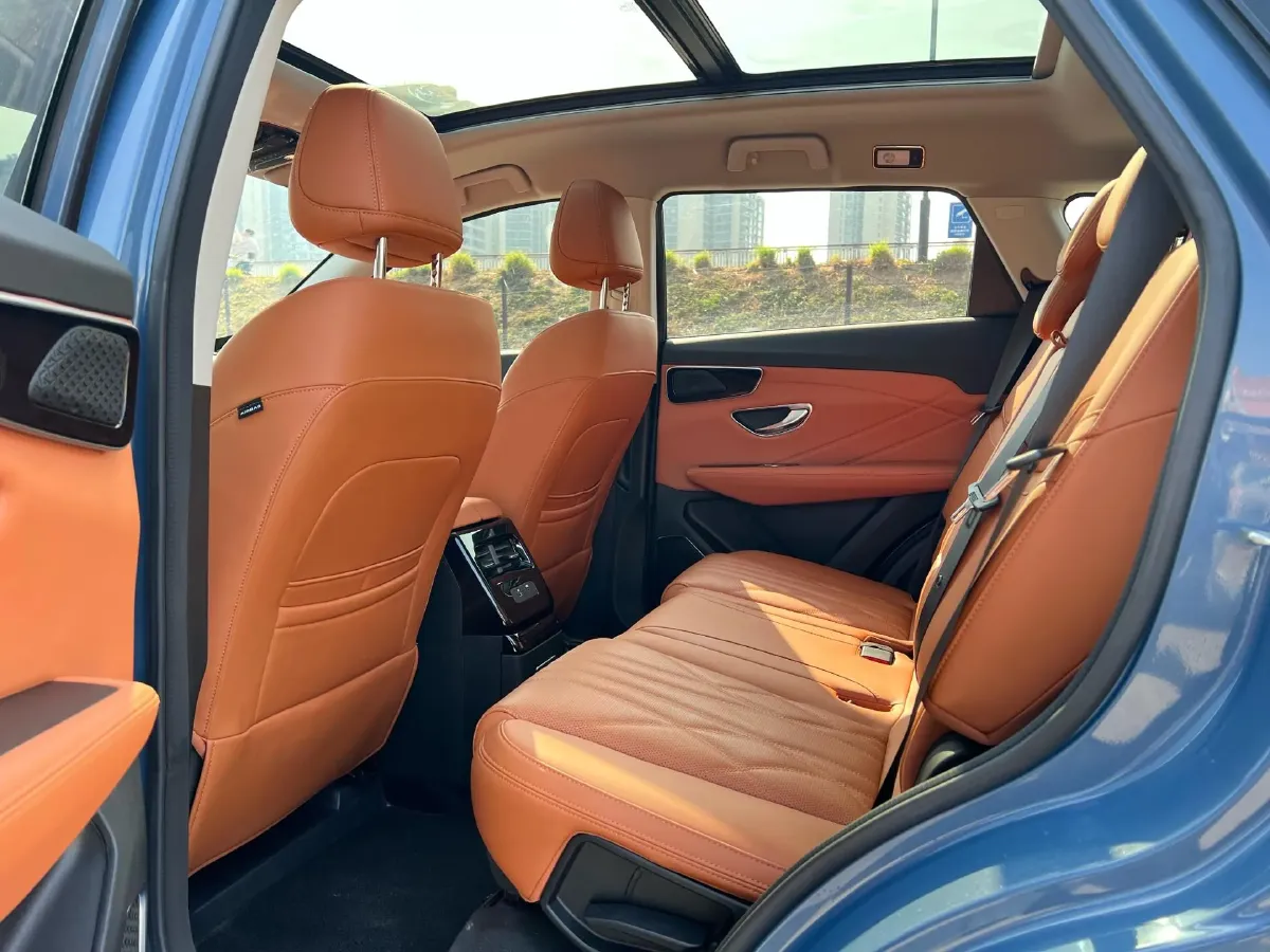 2024 Venucia VX6 BEV 62KWH,autocango,china used car exporter,china ev exporter,chinese used car exporter,chinese used ev exporter