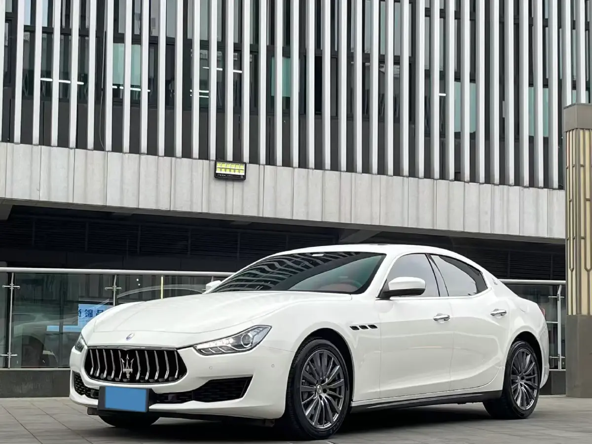 2021 Maserati Ghibli 2.0T 330HP L4 8AT