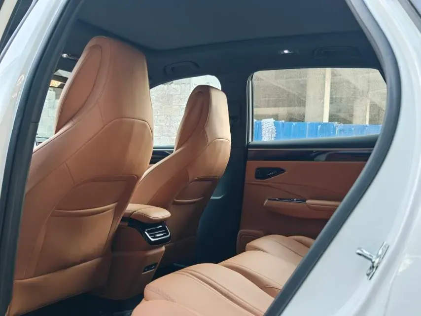 2025 Geely Galaxy L7 1.5L 112HP L4 1DHT PHEV 18.4KWH,autocango,china used car exporter,china ev exporter,chinese used car exporter,chinese used ev exporter