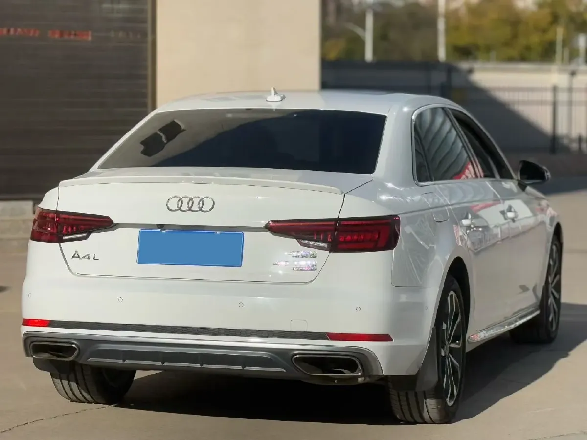 2019 Audi A4L 2.0T 190HP L4 7DCT,autocango,china used car exporter,china ev exporter,chinese used car exporter,chinese used ev exporter