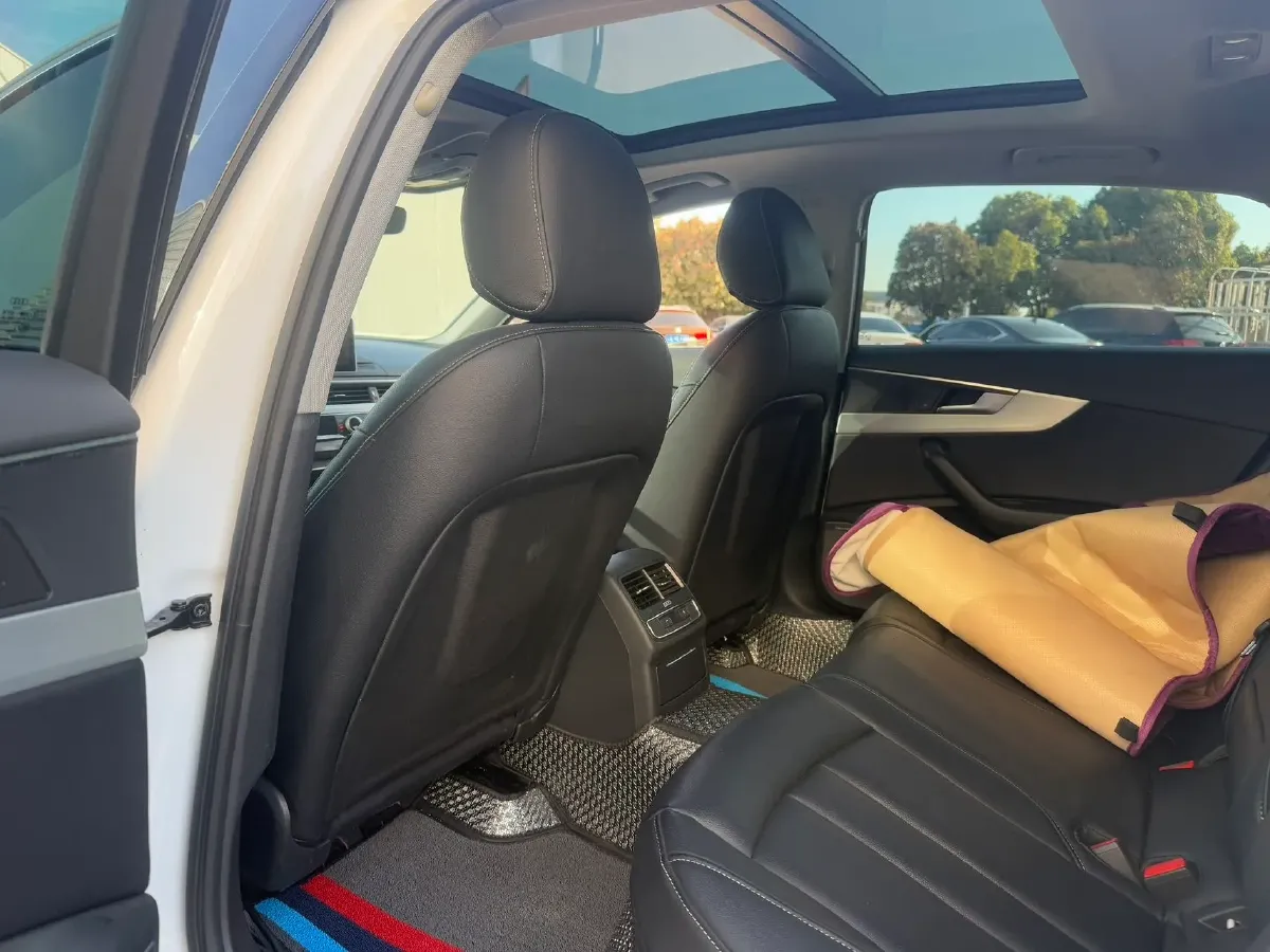 2019 Audi A4L 2.0T 190HP L4 7DCT,autocango,china used car exporter,china ev exporter,chinese used car exporter,chinese used ev exporter