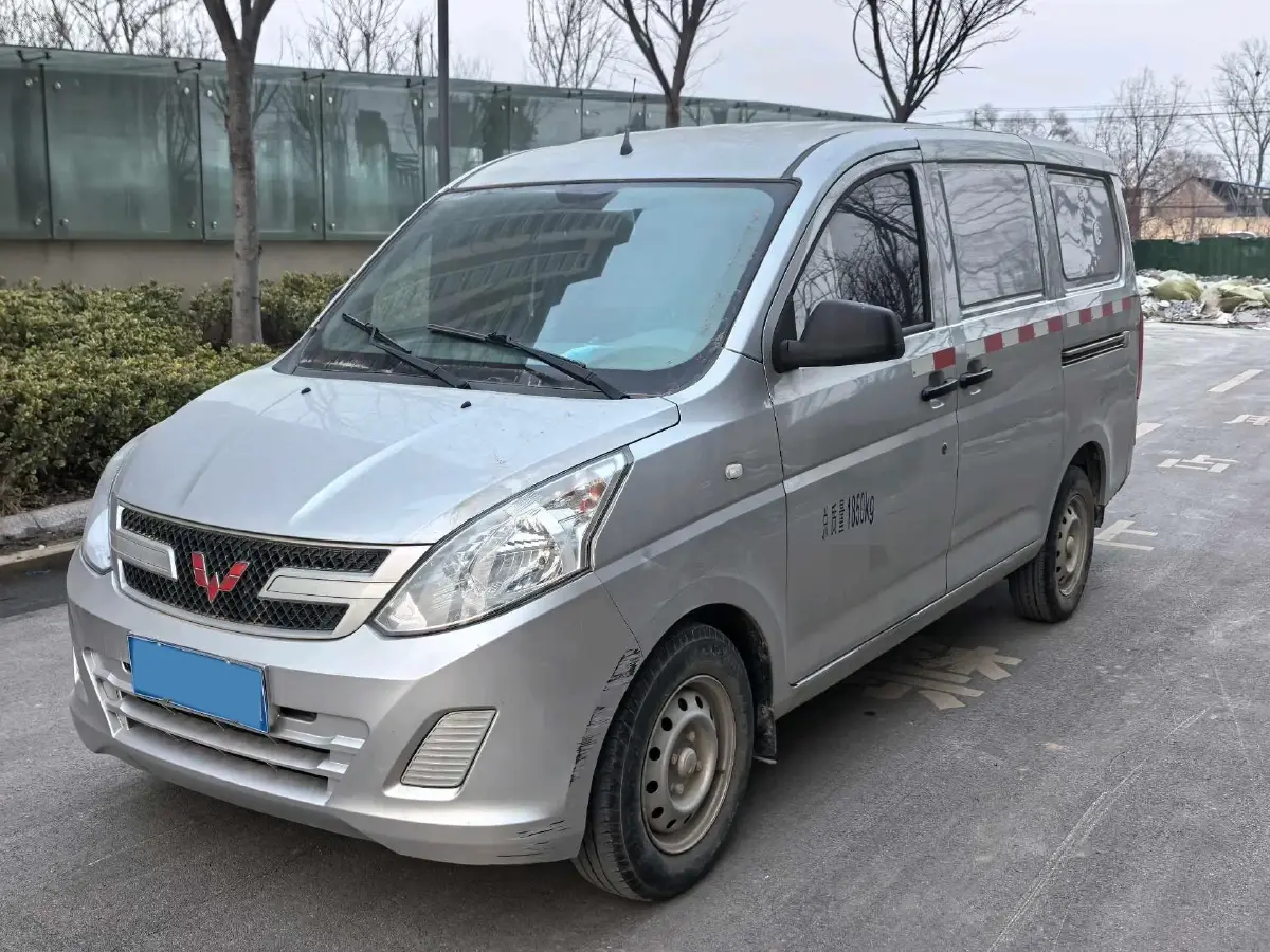 2019 WuLing RongGuang V 1.5L 99HP L4 6MT