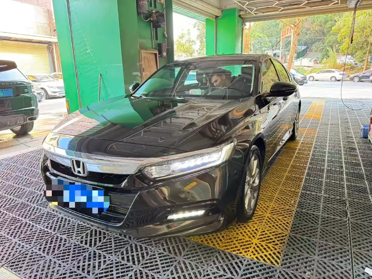 2018 Honda Accord 1.5T 194HP L4 CVT