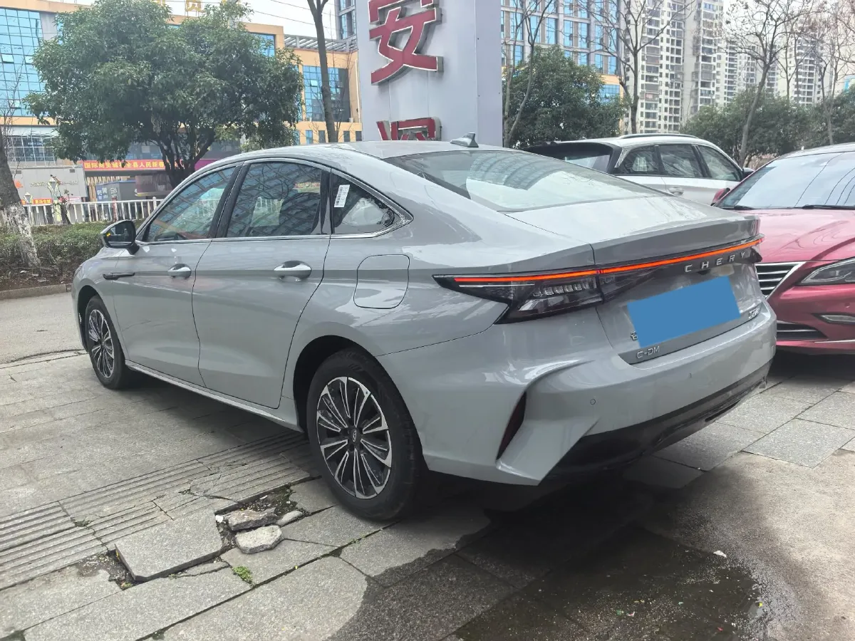 2024 Fulwin FulwinA8 1.5T 156HP L4 1DHT PHEV 18.3KWH,autocango,china used car exporter,china ev exporter,chinese used car exporter,chinese used ev exporter