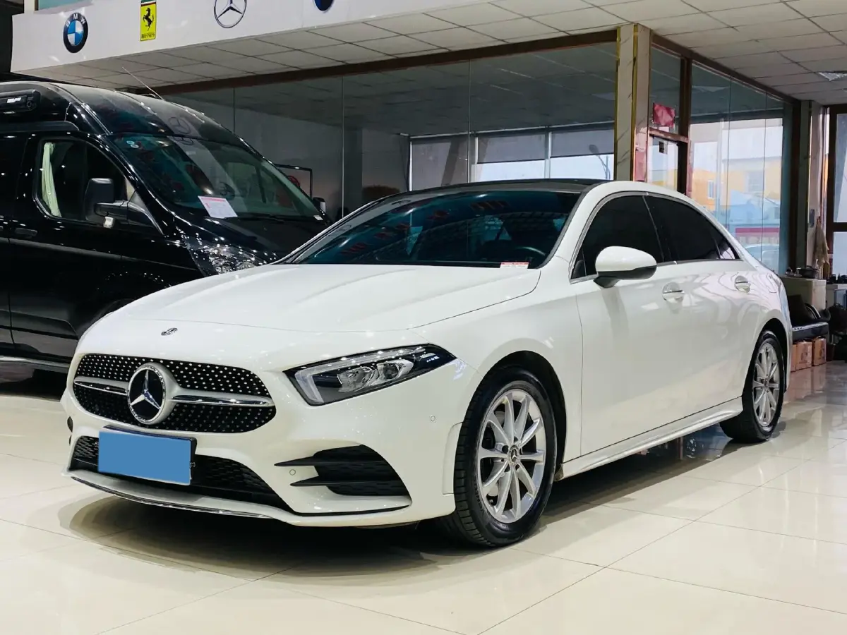 2020 Mercedes-Benz A Class 1.3T 163HP L4 7DCT