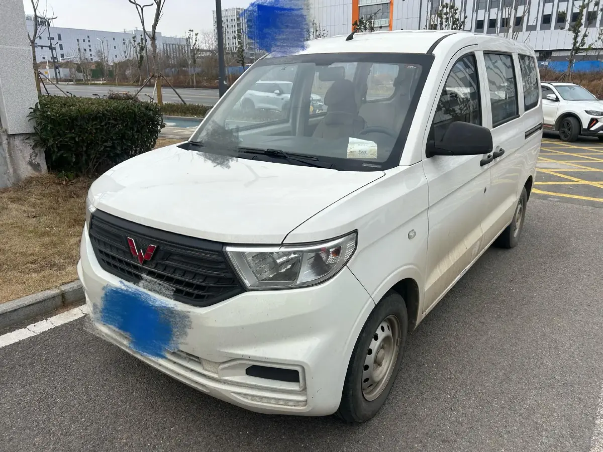 2019 WuLing HongGuang V 1.5L 99HP L4 6MT
