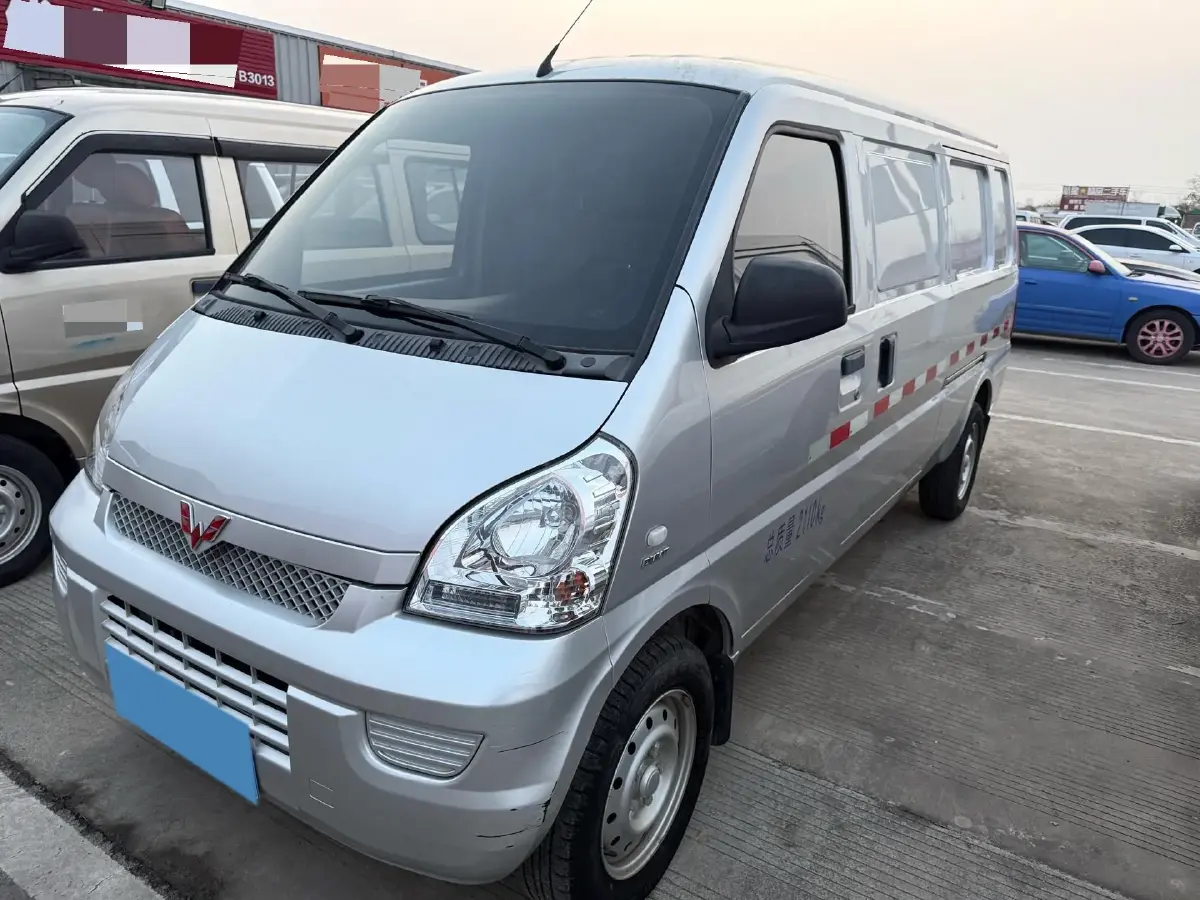2019 WuLing RongGuang 1.5L 107HP L4 5MT