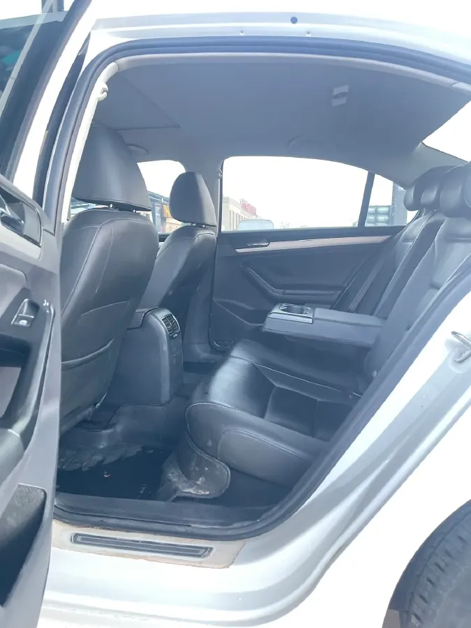 2018 KingLong KaiTe 2.3T 110HP L4 5MT,autocango,china used car exporter,china ev exporter,chinese used car exporter,chinese used ev exporter