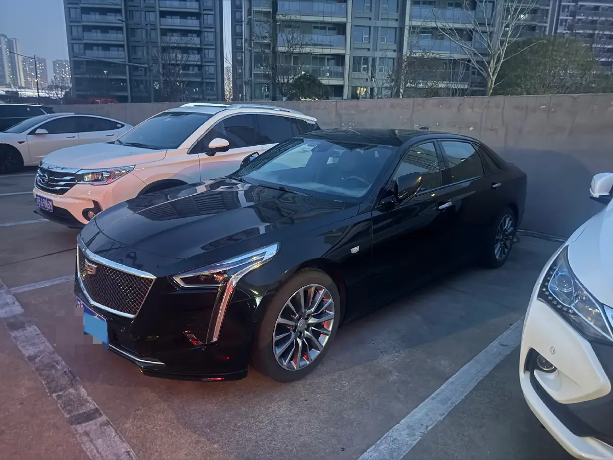 2022 Cadillac CT6 2.0T 237HP L4 10AT