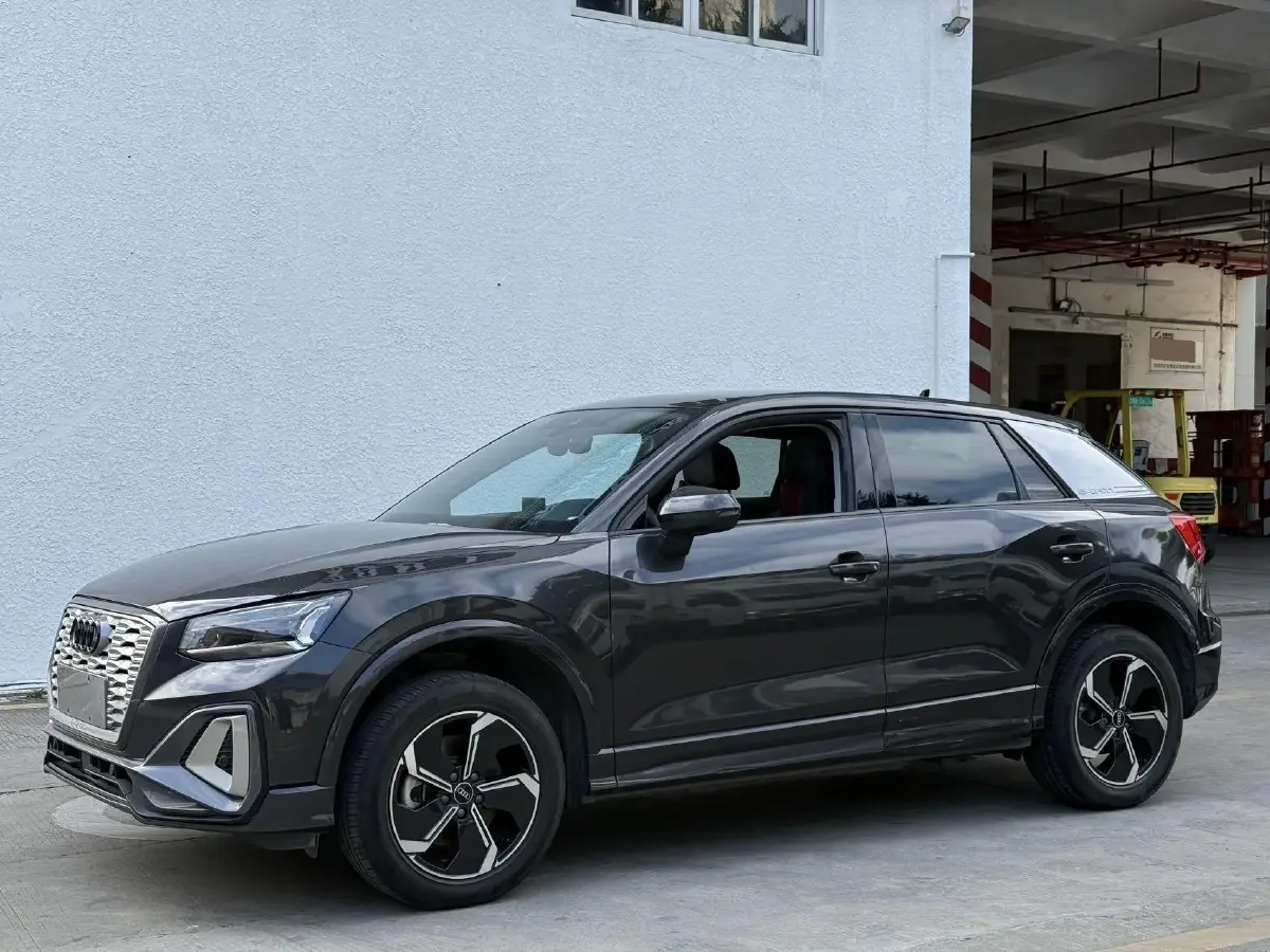 2022 Audi Q2L e-tron BEV 44.1KWH
