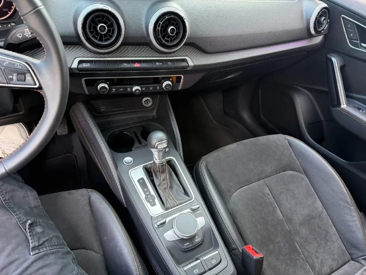 2022 Audi Q2L e-tron BEV 44.1KWH,autocango,china used car exporter,china ev exporter,chinese used car exporter,chinese used ev exporter