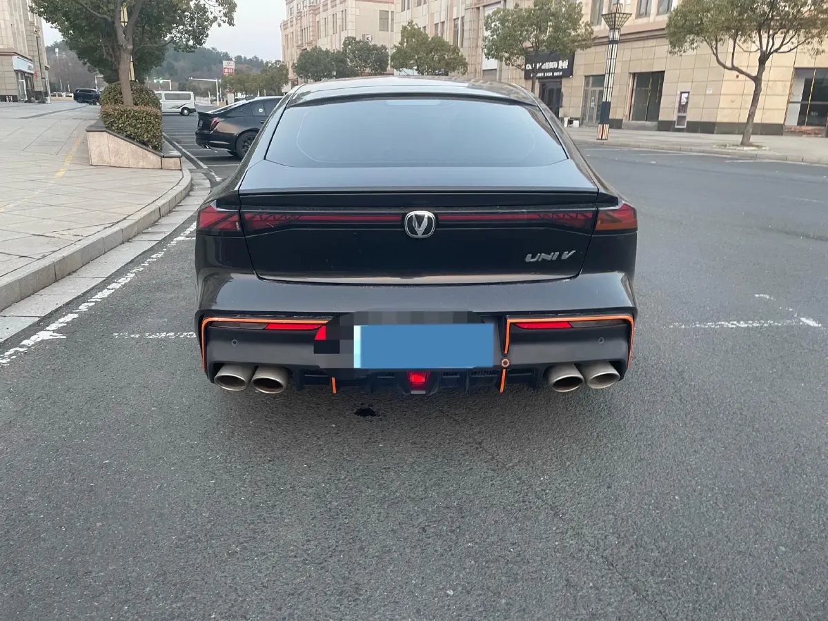 2023 ChangAn UNI-V 1.5T 188HP L4 7DCT,autocango,china used car exporter,china ev exporter,chinese used car exporter,chinese used ev exporter