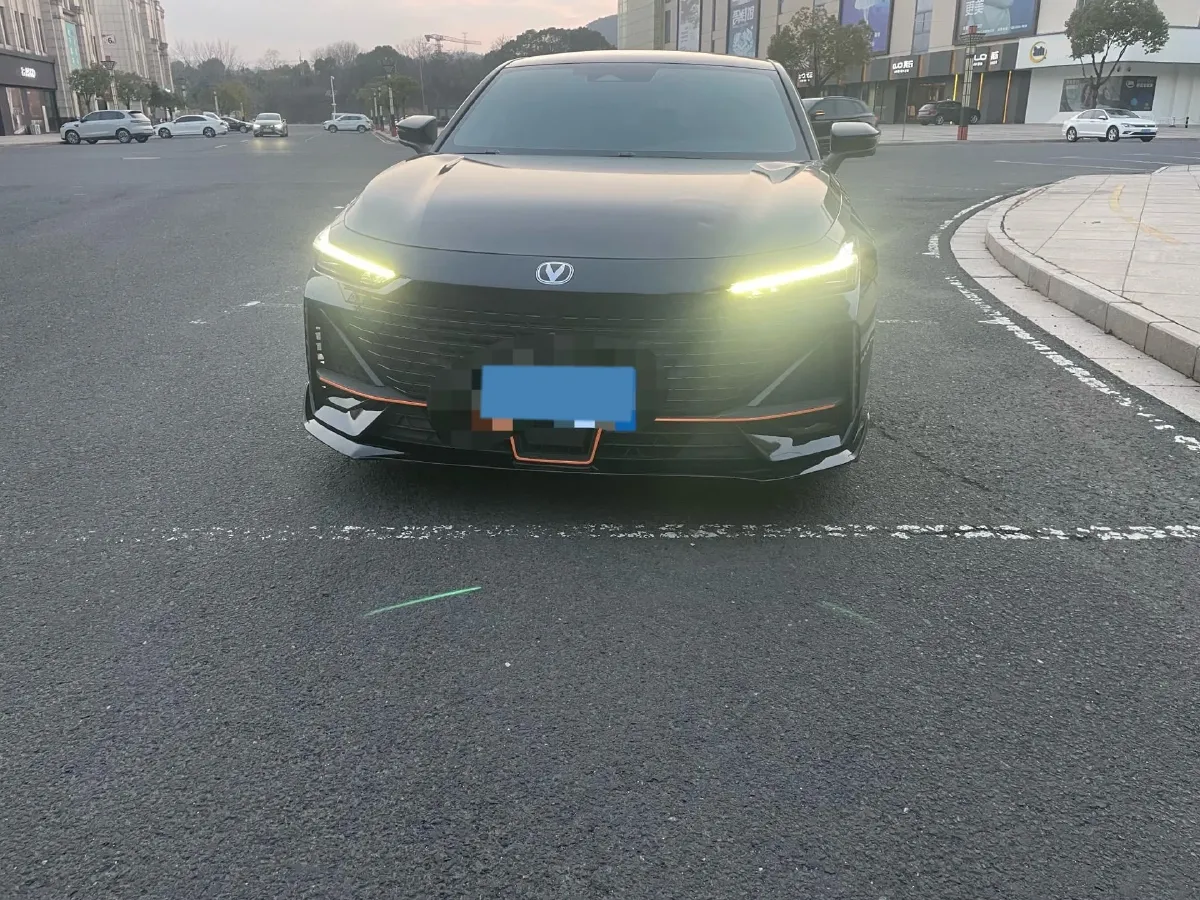 2023 ChangAn UNI-V 1.5T 188HP L4 7DCT,autocango,china used car exporter,china ev exporter,chinese used car exporter,chinese used ev exporter