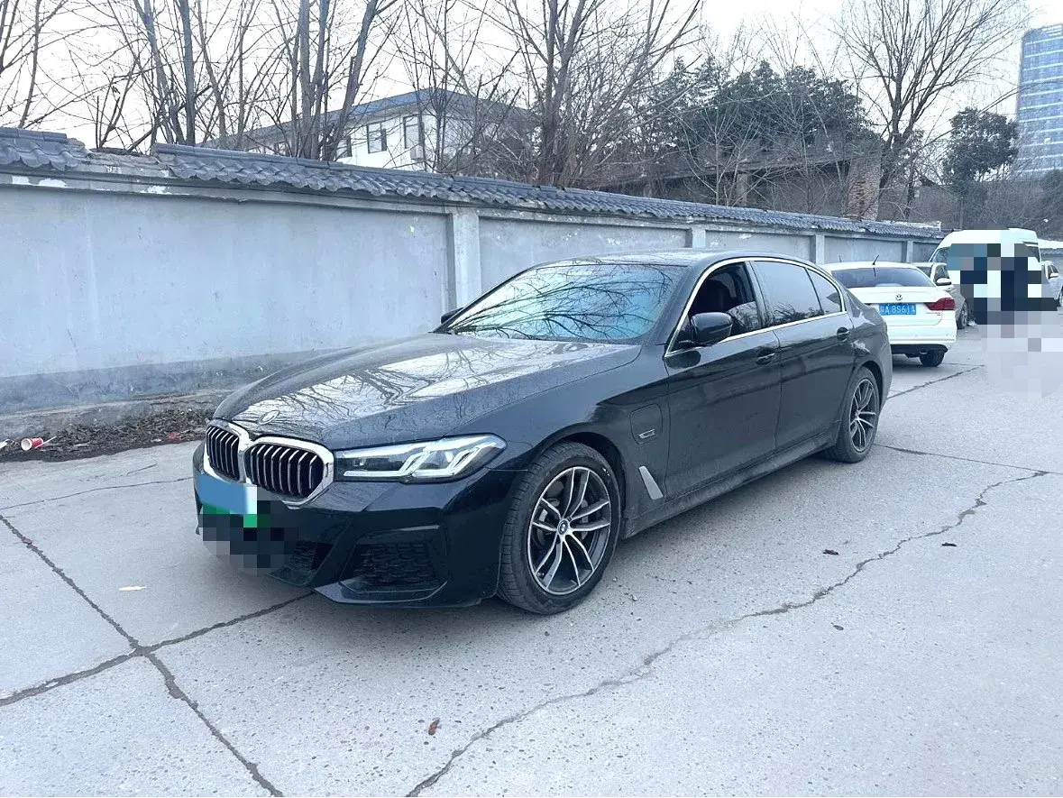 2022 BMW 5 Series 2.0T 184HP L4 8AT PHEV 17.7KWH