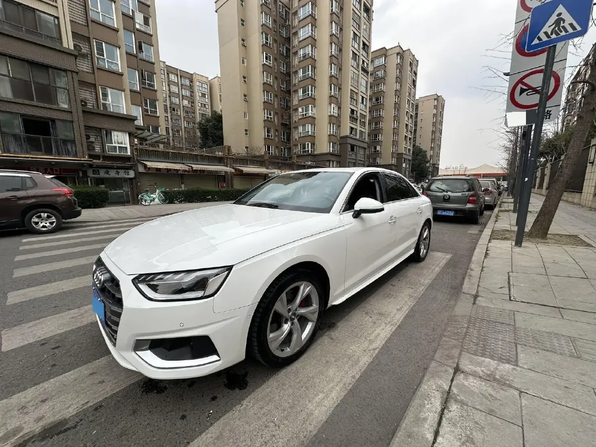 2020 Audi A4L 2.0T 190HP L4 7DCT