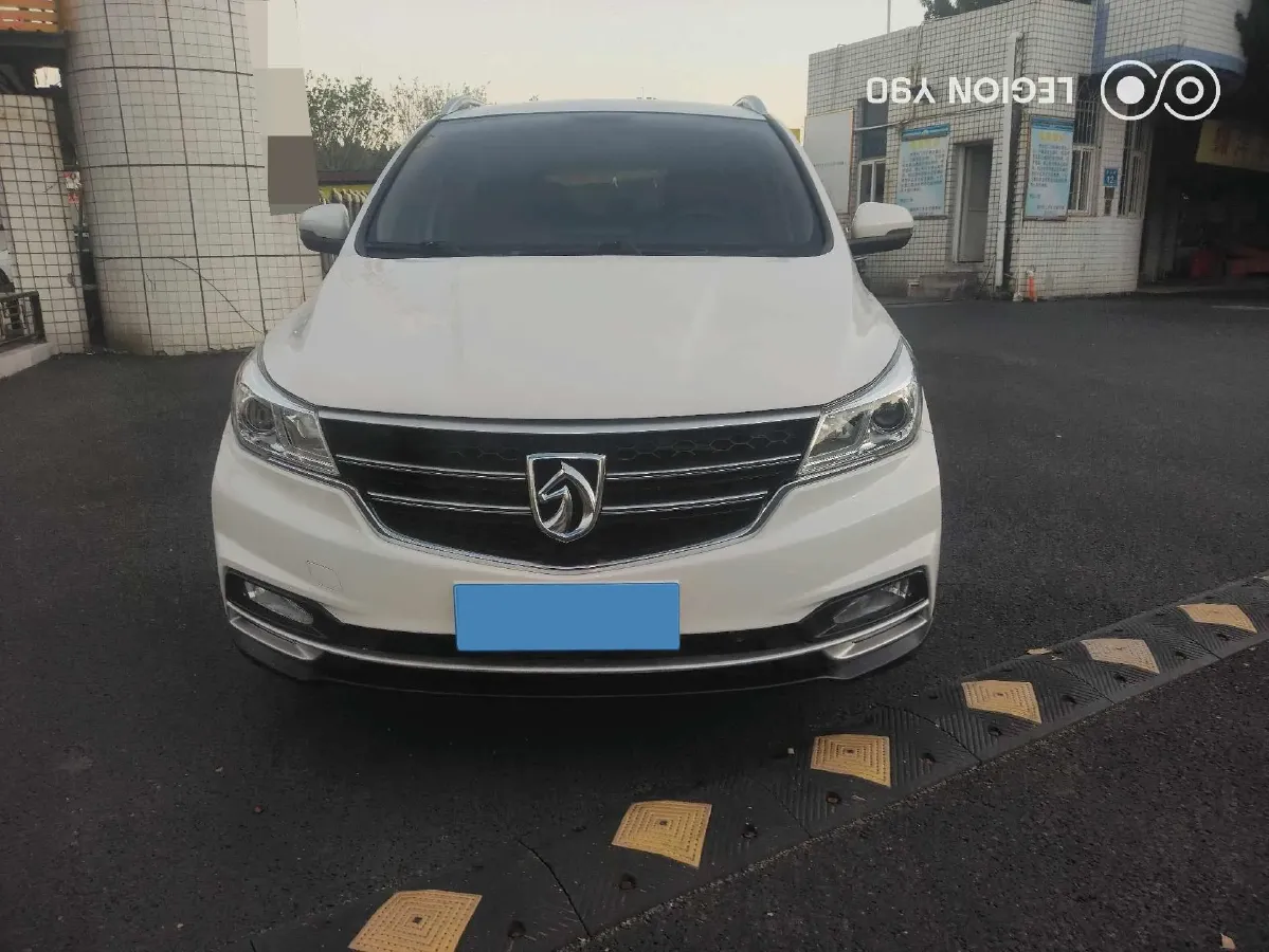 2021 BaoJun 730 1.5L 105HP L4 6MT,autocango,china used car exporter,china ev exporter,chinese used car exporter,chinese used ev exporter