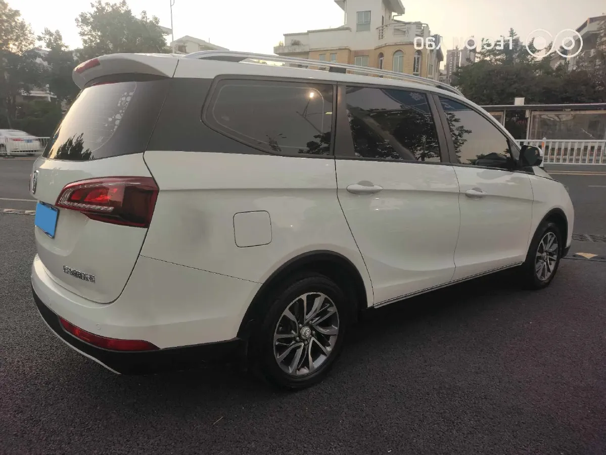 2021 BaoJun 730 1.5L 105HP L4 6MT,autocango,china used car exporter,china ev exporter,chinese used car exporter,chinese used ev exporter